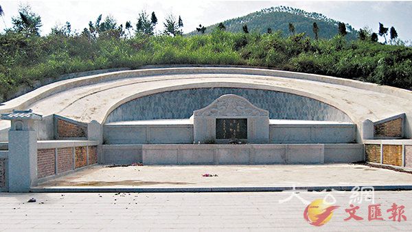 ■石色猶新的蔡京墓。 作者提供