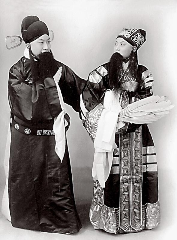 从照片中打捞京剧史\胡一峰