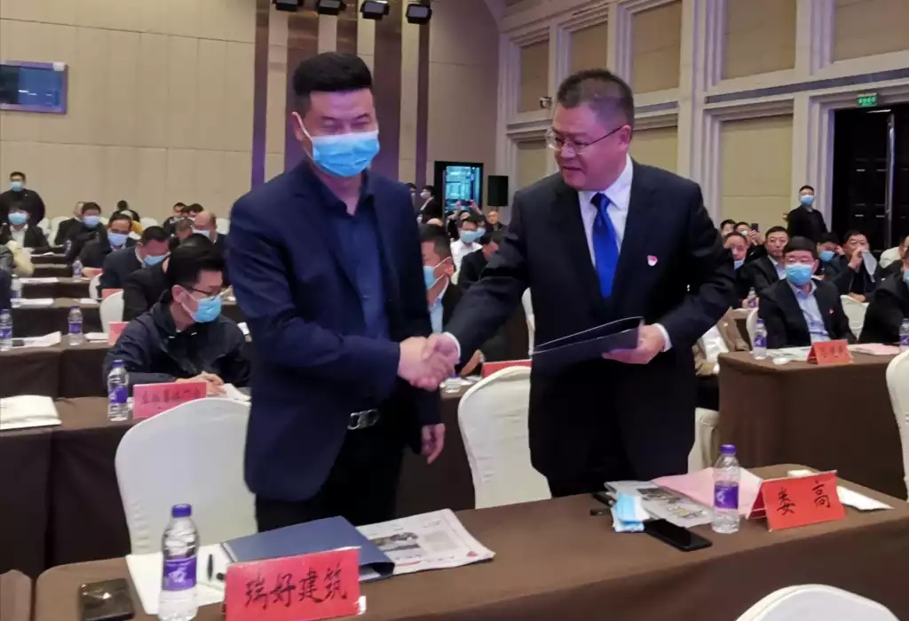 开封“菊花盛会”搭台 杞县签约17个项目揽金128.5亿元