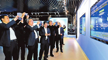 何雄：统筹抓好各项合作成果落地落实