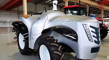 洛阳研发成功无人驾驶轮边驱动大马力电动拖拉机