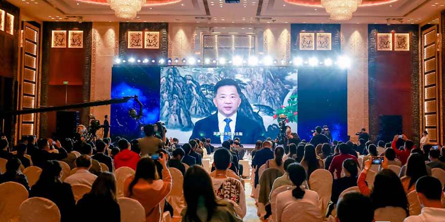 慎海雄：助港繁荣与稳定 总台将加大传播力度