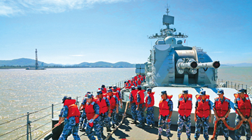 解放军三大战区海军实弹演练 精准摧毁“敌”舰