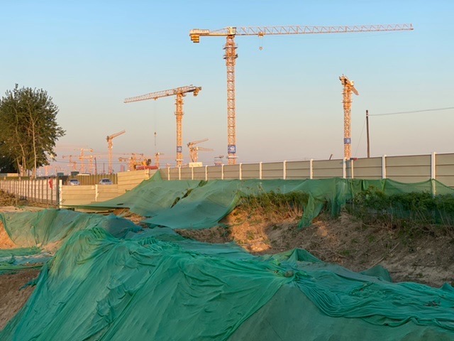 “五一”雄安新区建设工地紧张施工