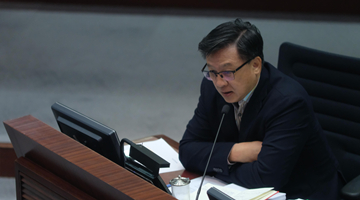 何君尧批行政立法司法如“三人四足” 改革刻不容缓