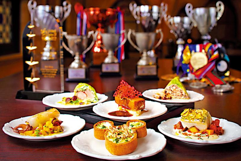 ﻿款式繁多/迪园美食节 得奖菜飨客