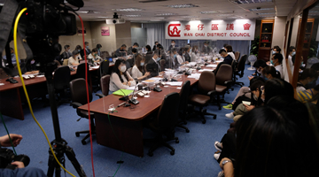 宣誓在即 29名区议员拒绝宣誓并先后辞职