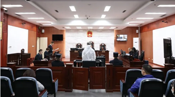 受贿超4亿？银监会内蒙古监管局原局长薛纪宁案开庭