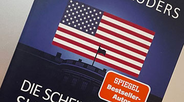 华春莹推荐的《伪圣美国》 揭开美国媒体运作内幕