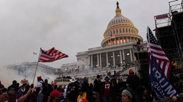 “阴谋论”？特朗普要求驳回其煽动国会暴乱诉讼