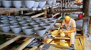 “百媒亿粉”瓷都之旅　讲好中国故事