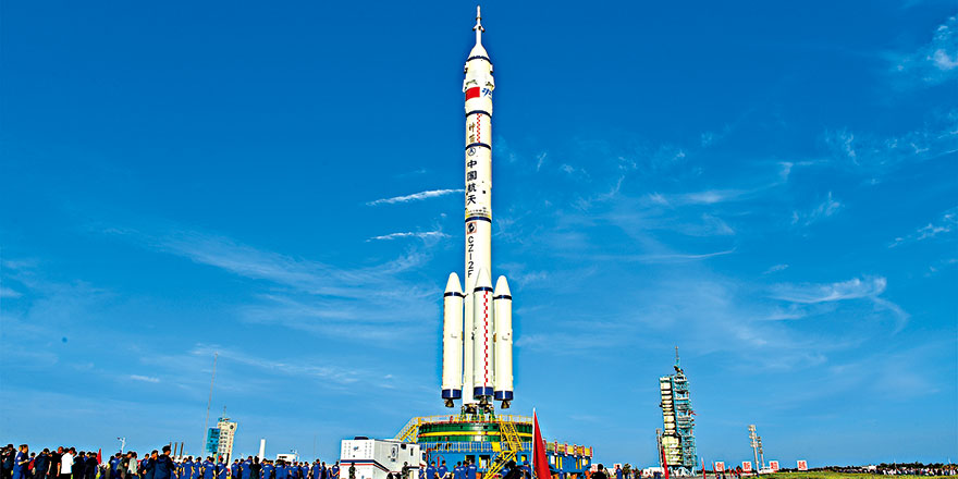 “神箭”在弦待发 三名航天员即将征天并在空间站停留90天