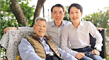 港人邹兆麟：中共指引道路 祖国傲立世界舞台