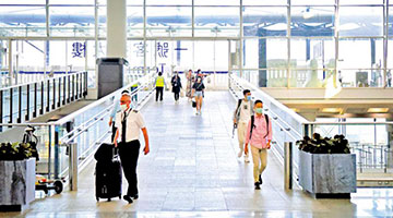 特区政府已向中央提交报告 希望逐步通关