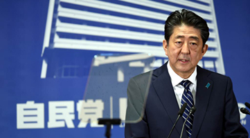 安倍想给李登辉扫墓？台网友：把这日本人的骨灰带走