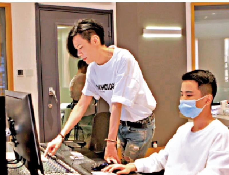 智伟点赞/流浪方知乡情暖