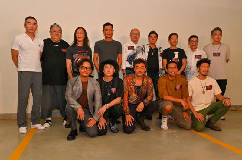 资深飞车指导遭翻侧道具车压伤