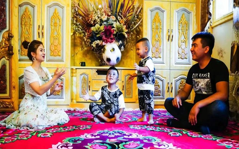 搬出“棚户区”，地力木拉提．卡地尔实现了“安居梦”