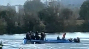 河北大巴坠河事件最后一名失联者被找到 共14人遇难