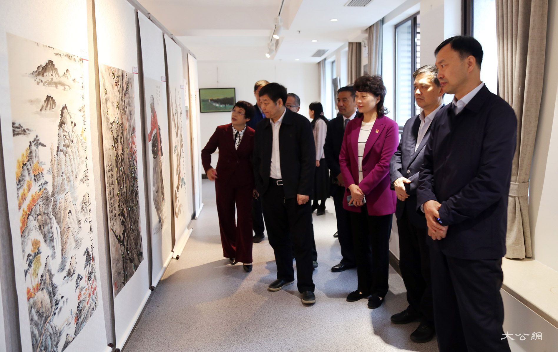 豫九城民盟书画作品开封展出 助力乡村振兴