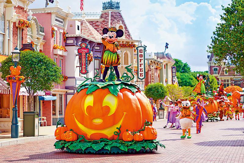 鬼怪助兴/万圣节嚟喇！ 迪士尼乐园汇聚经典“恶角”