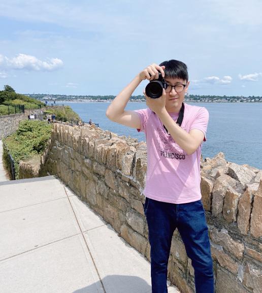 在热爱的领域发光，照亮前行的路——电影制作人、导演董浩