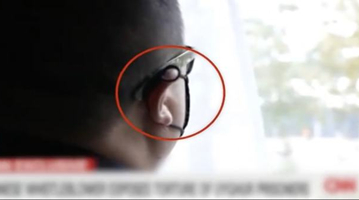 CNN请演员扮新疆警察一人分饰多角 结果翻车了