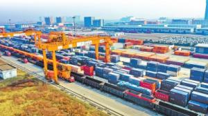 “一带一路”飞驰“河南号”