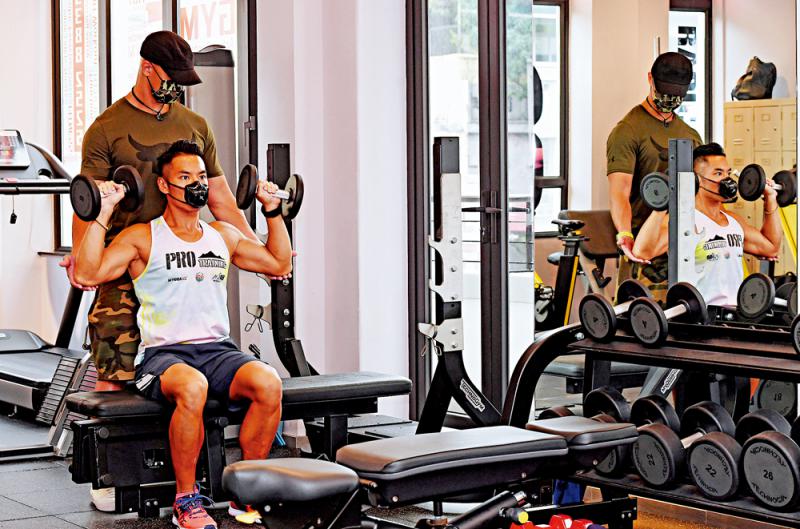 香港与内地通关露出曙光 港府倾向初期拟设配额