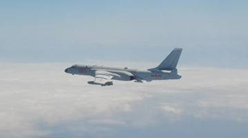 8个挂架轰-6K首次亮相中俄联合巡航 兼顾对地对海打击