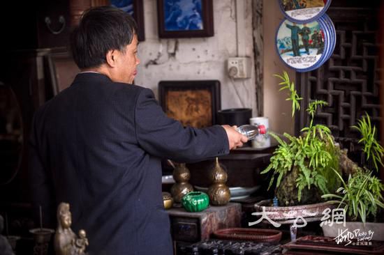 这座2000多年历史的江南古镇,小桥流水景色迷人,而且还免门票