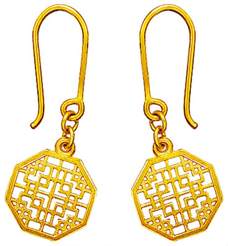 日常佩戴/ “花窗”饰物富古典美