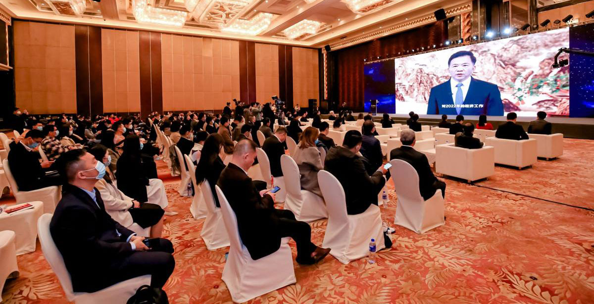 慎海雄指出，全球发展的最大机遇在中国，香港发展的最大机遇在内地