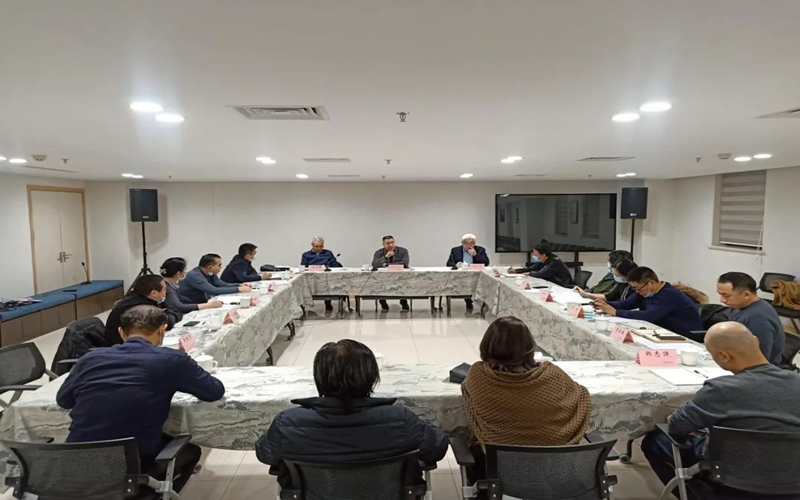 新疆文化和旅游厅党组副书记、厅长阿不力克木．艾则孜赴新疆画院调研