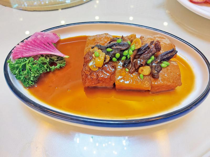 ﻿传统+创意/老师傅襄助 上海菜变奏