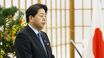 驻日美军引爆疫情惹众怒 日外相要求美方限制士兵外出