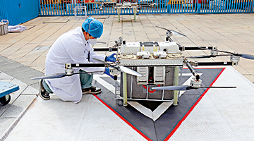 深圳检测争分夺秒无人机速递样本 24小时随传随到