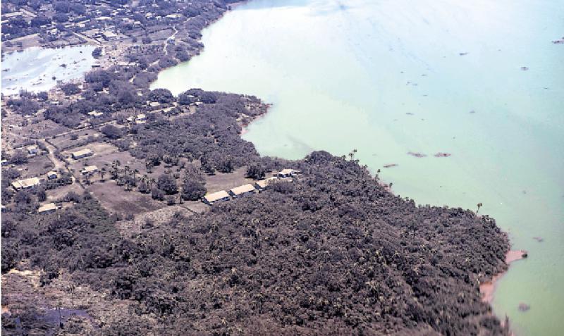 汤加满目疮痍火山灰覆盖主岛 政府首次对外发声求救