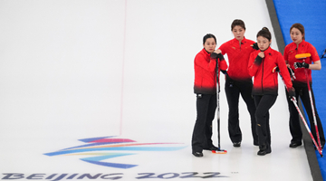 不敌日本队 中国女子冰壶队无缘三连胜