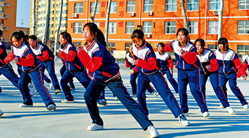 两会前瞻 | 激发三孩意愿 发挥双减威力