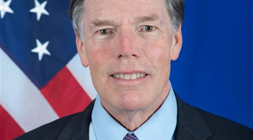 美国驻华大使伯恩斯已抵中国 将隔离三周