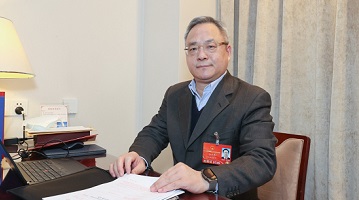 全国人大代表佘才高：为智能网联汽车装上法制的“离合器”