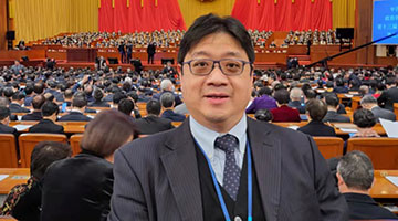 政协委员：祖国支持 港更要团结抗疫