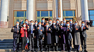 就发展金融及融入国家发展建言献策 代表委员：尽快走出疫境谋划发展