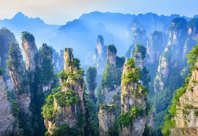 全国人大代表、湖南省张家界市委书记刘革安：推进跨界融合 打造世界一流旅游目的地