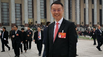 施维雄：完善“爱国者治港”规则 推动爱国主义教育