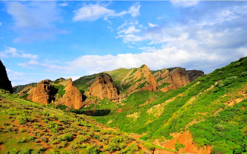 走进百里丹霞风景道—新疆昌吉州康家石门子景区