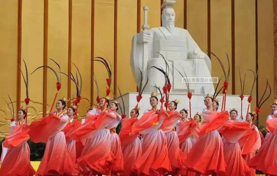 全英河南同乡恭拜轩辕黄帝 同唱《天耀中华》