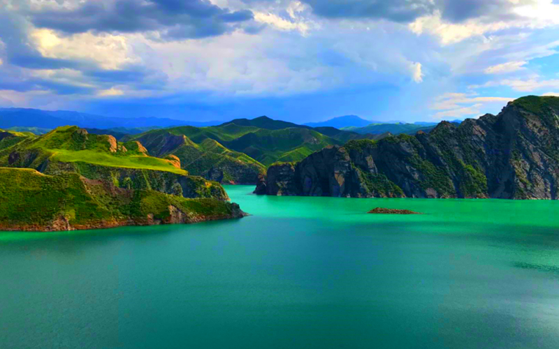 新疆推动S101天山地理画廊 | “百里丹霞风景道”迎来2022年首个自驾团