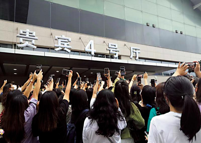 狂热的“氪金”游戏